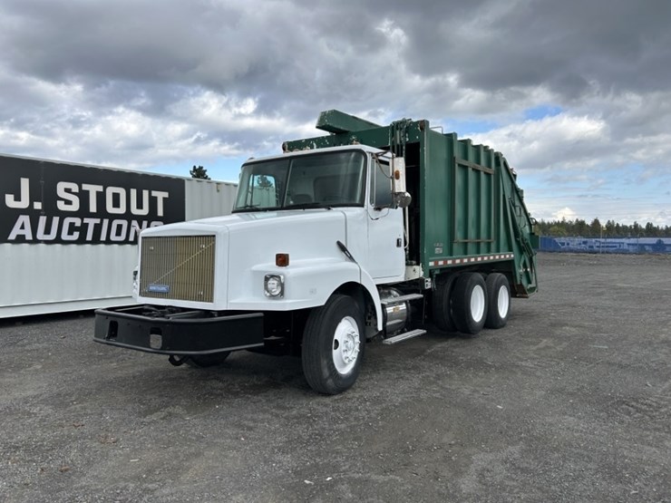 1995-white-gmc-wb-t/a-garbage-truck-image-1