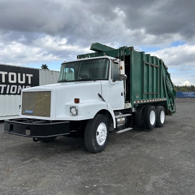 1995 White GMC WB T/A Garbage Truck