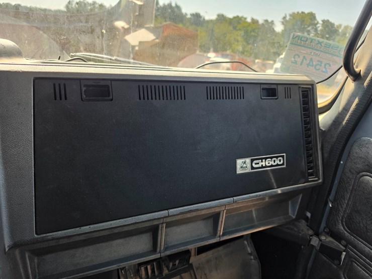 1997-mack-ch600-image-83