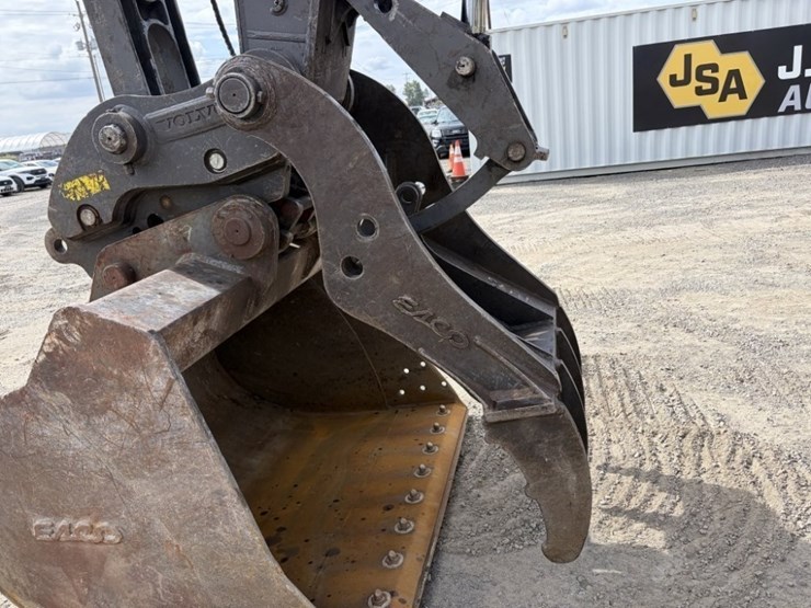 2020-volvo-ec300el-image-11