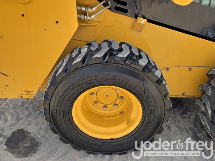 2019-caterpillar-226d-image-12