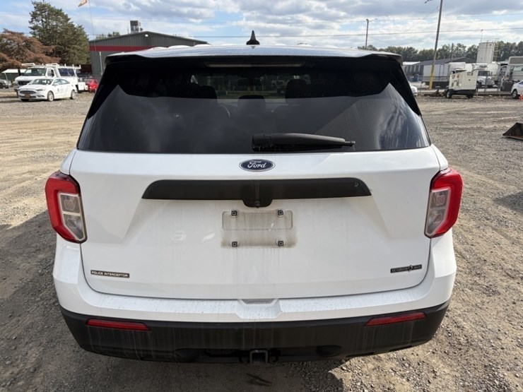 2020-ford-explorer-image-5