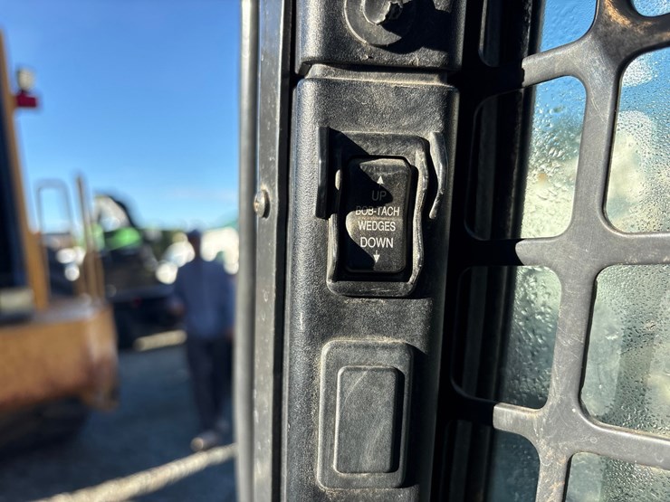 2019-bobcat-t595-image-51