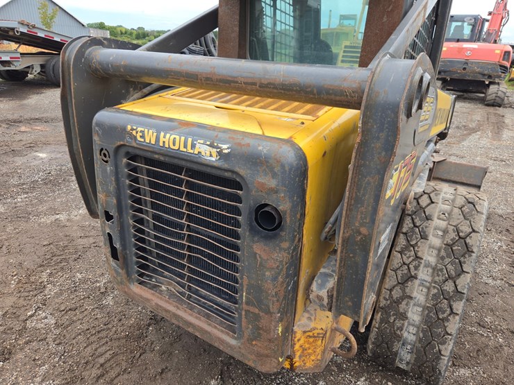 new-holland-c175-image-22