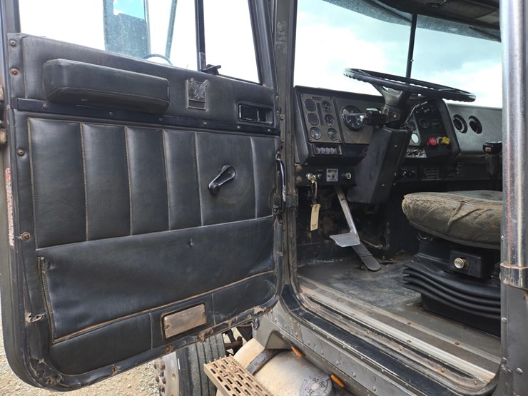 #1803-•-1987-international-tandem-axle-dump-truck-image-47