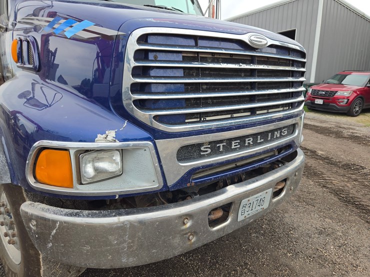 2002-sterling-l9500-image-10