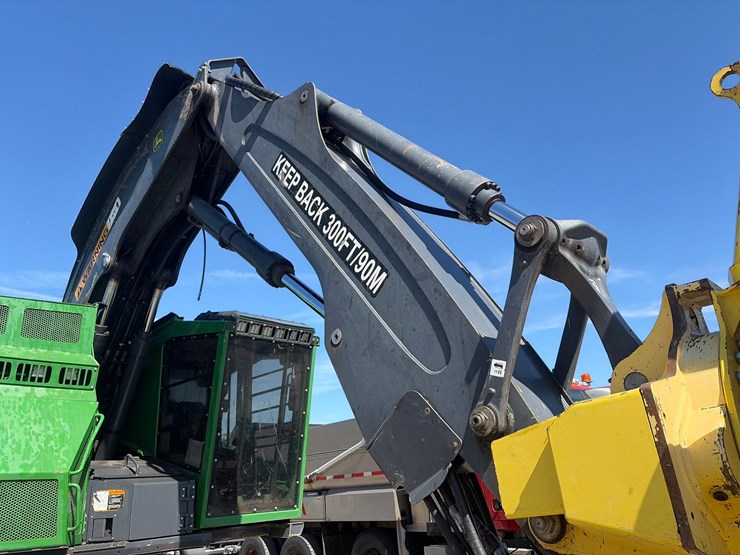 2015-deere-853m-image-21