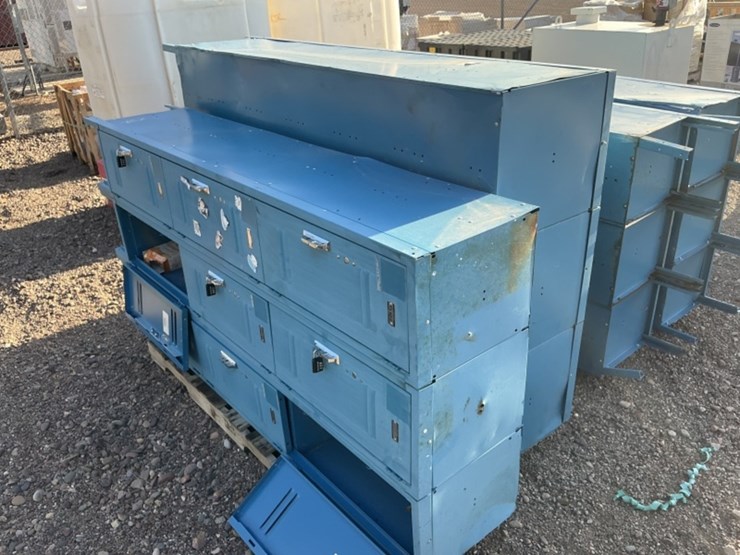 pallet-of-steel-lockers-image-3