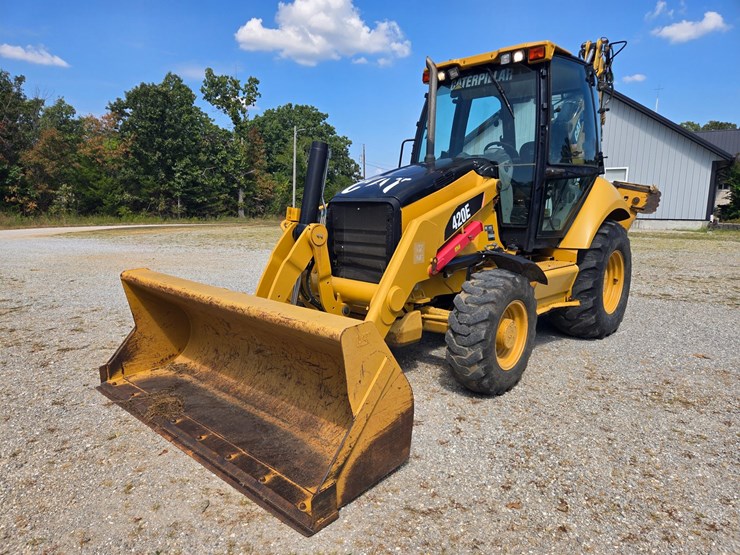 caterpillar-420e-image-1