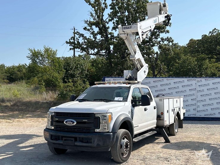2017-ford-f550-image-1