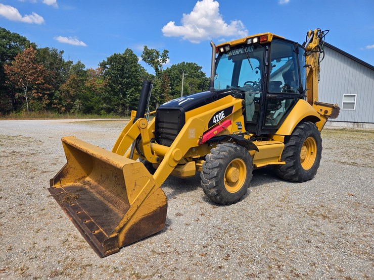 caterpillar-420e-image-2