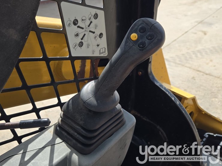 2019-caterpillar-259d3-image-44