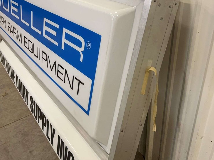 mueller-dairy-farm-equipment-double-sided-light-up-bubble-sign-image-17