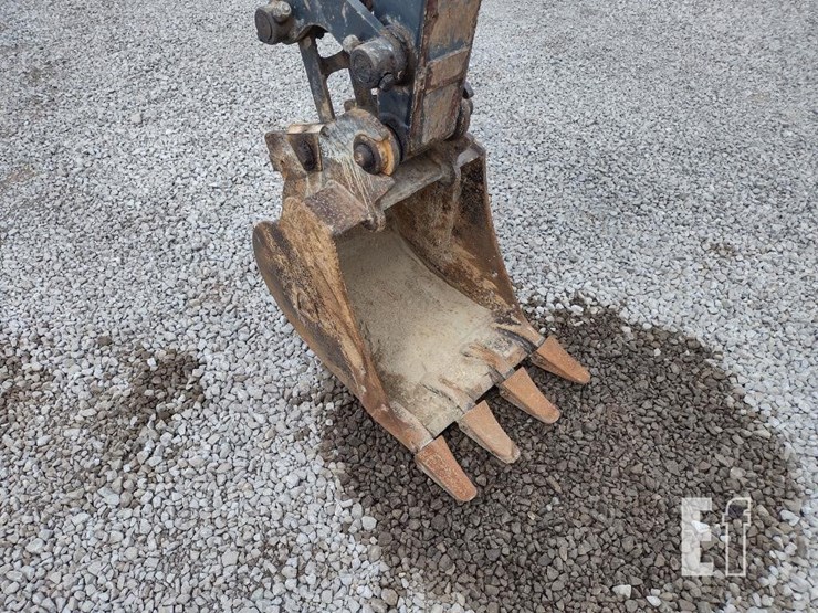 2021-deere-35g-image-22