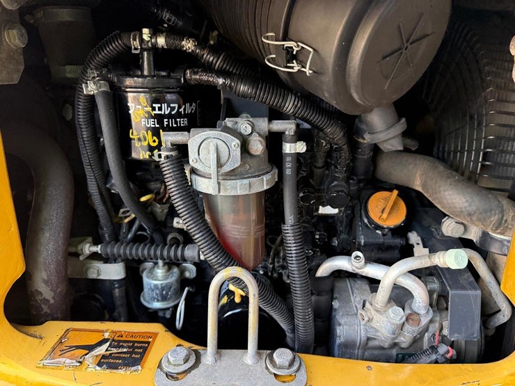 2005-deere-35d-image-14