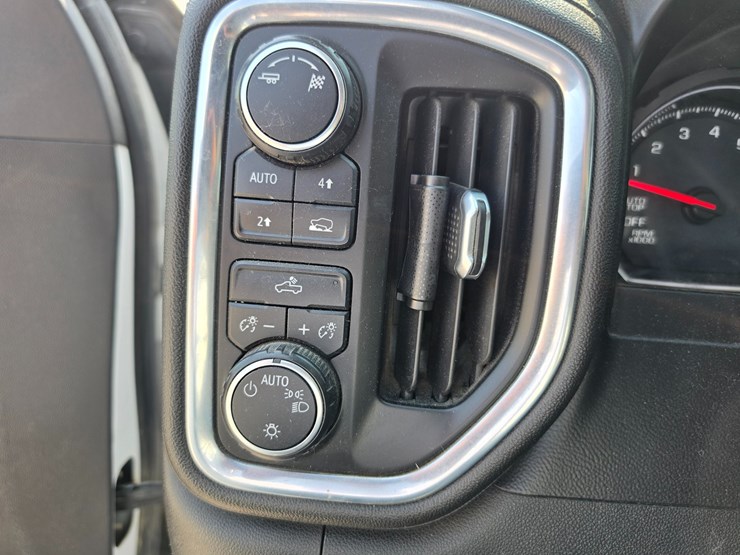 #25370-•-2019-chevrolet-silverado-pickup-truck-image-39