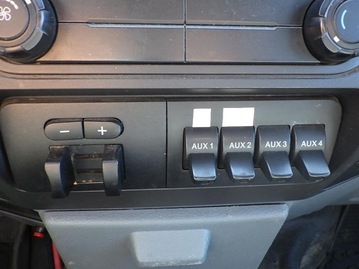 2011-ford-f550-image-62