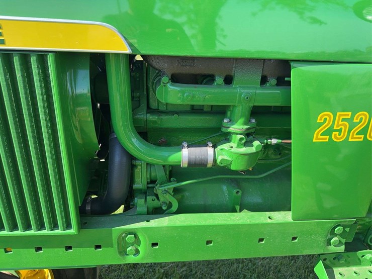 john-deere-2520-image-20