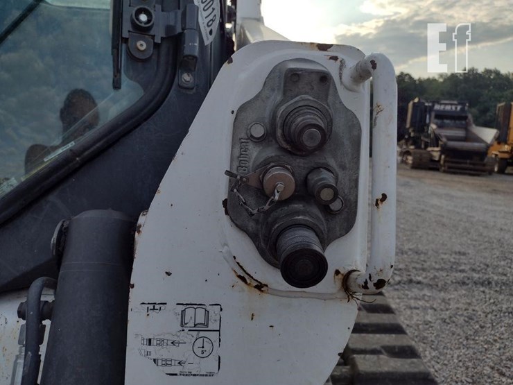 2020-bobcat-t770-image-24