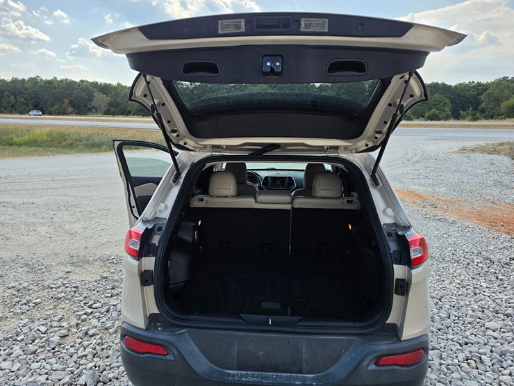 2015-jeep-cherokee-image-53