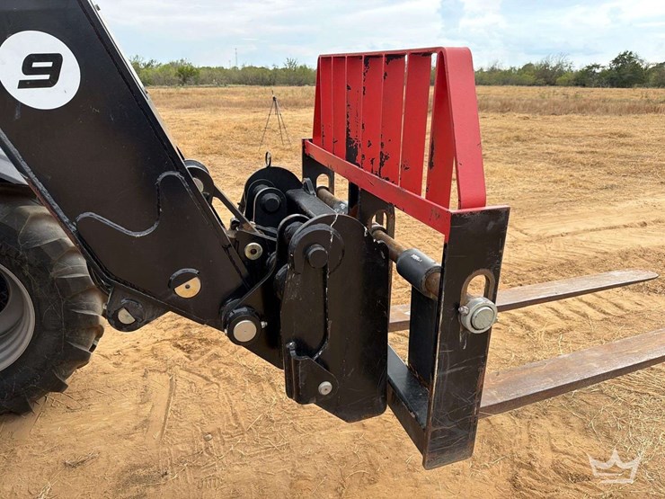 2023-jlg-ag925-8,000lbs-rough-terrain-telehandler-image-31