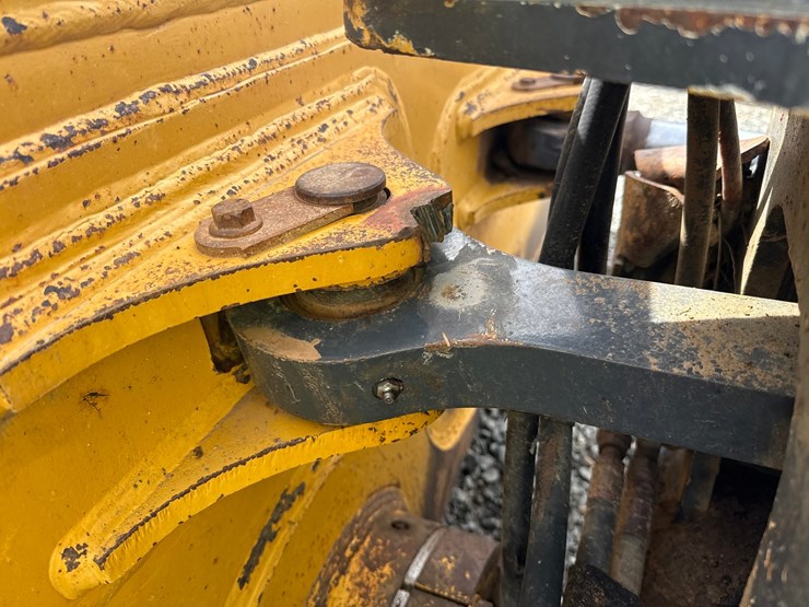 2014-deere-750k-lgp-image-16