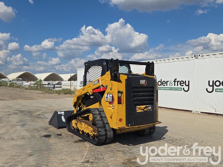 2023-caterpillar-259d3-image-3