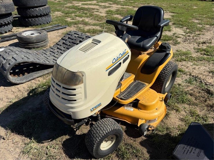 cub-cadet-lt1050-image-2
