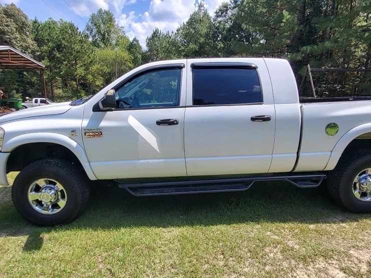 2008-dodge-2500-image-3