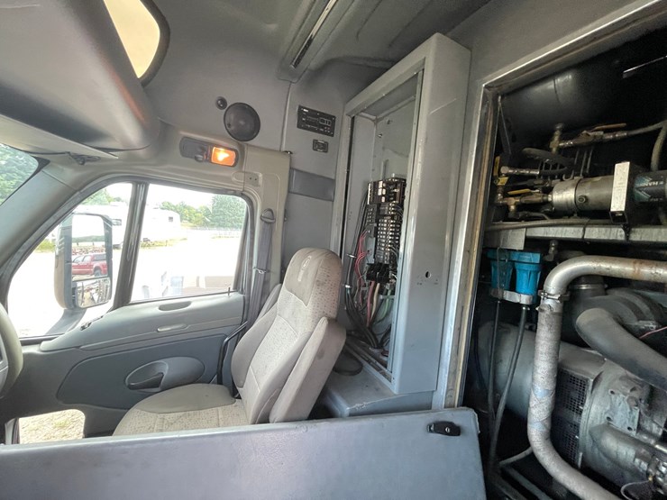 1999-kenworth-t2000-image-22