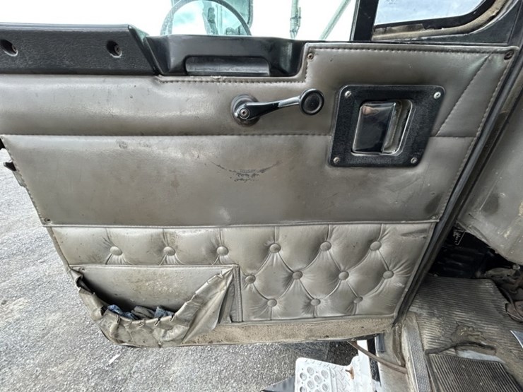 2006-kenworth-w900-image-21