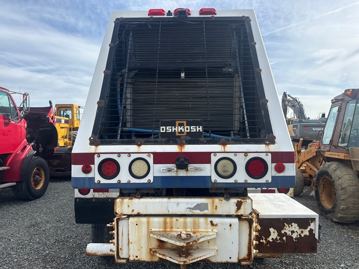 2004-caterpillar-c13-image-28