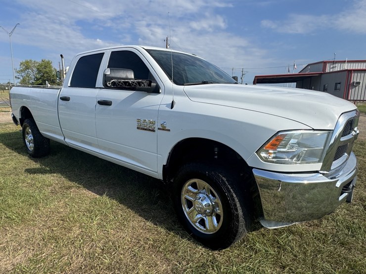 2018-dodge-3500hd-image-3