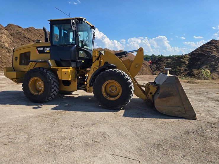 2016-caterpillar-930m-image-12