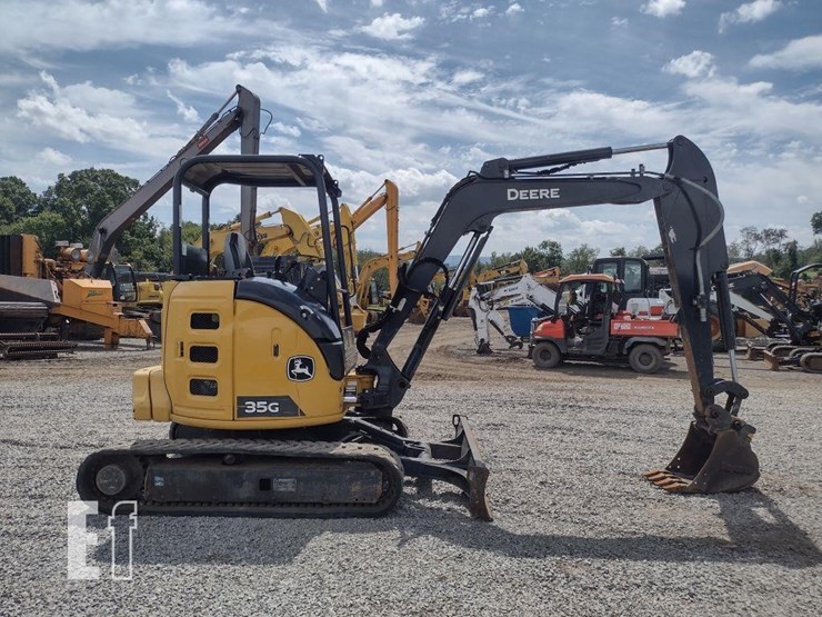 2021-deere-35g-image-3