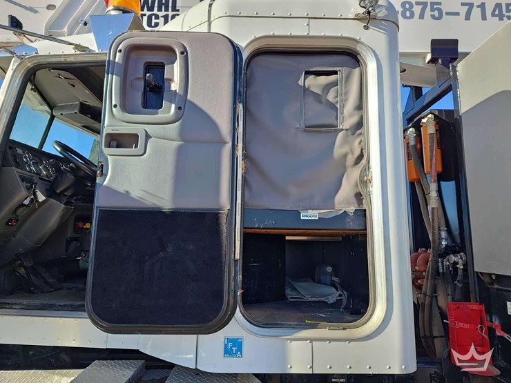2020-peterbilt-367-image-25