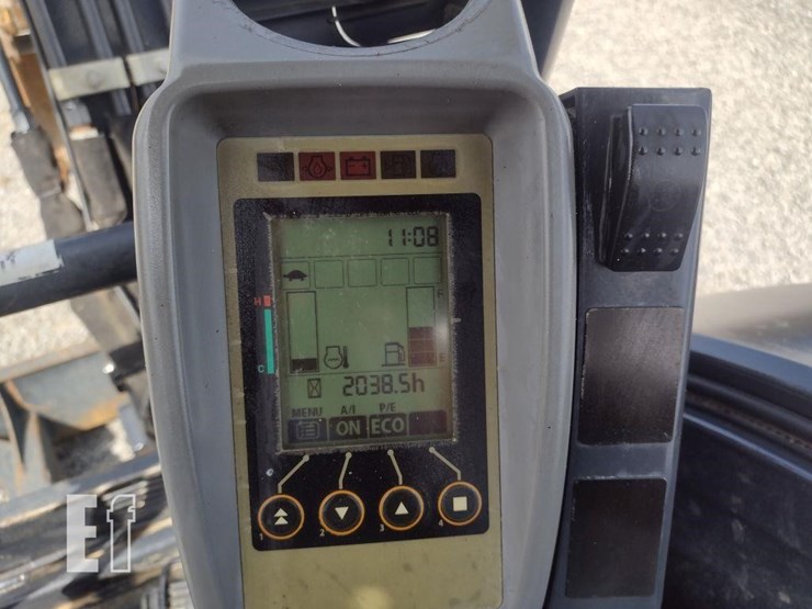 2021-deere-35g-image-7