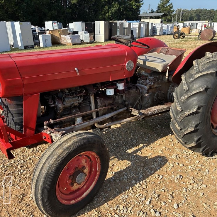 MASSEY-FERGUSON 135