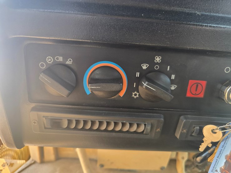 2002-caterpillar-d6m-lgp-image-104