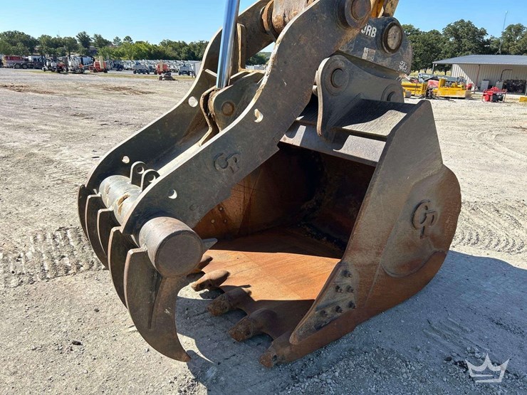 2017-komatsu-pc490lc-11-hydraulic-excavator-image-22