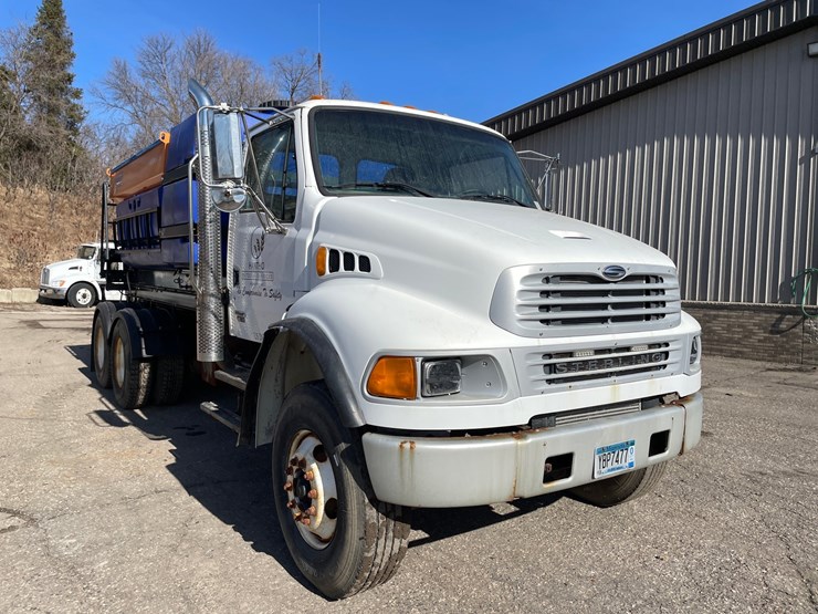 #1455-•-2003-sterling-salt-truck-(has-mn-title)-image-5