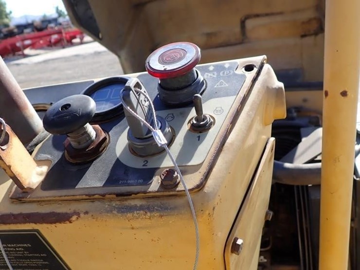 2002-caterpillar-cb-224d-image-21