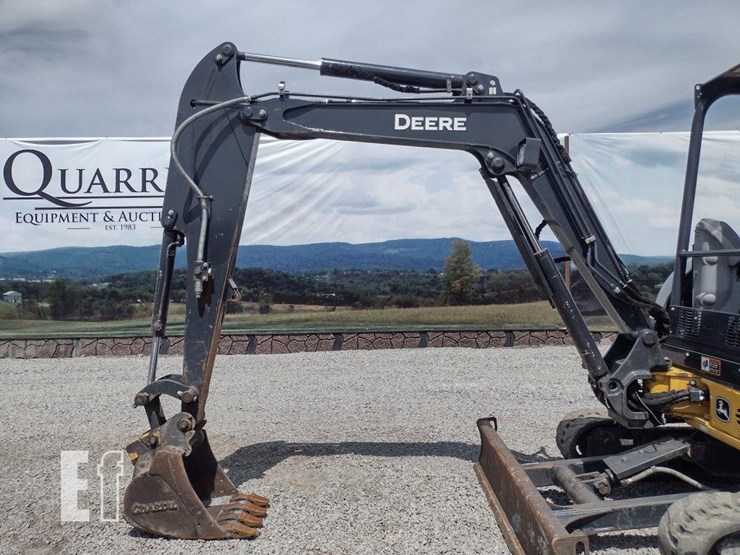 2021-deere-35g-image-21