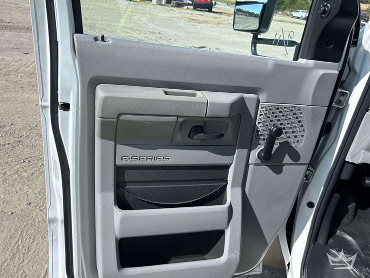 ford-e450-image-11