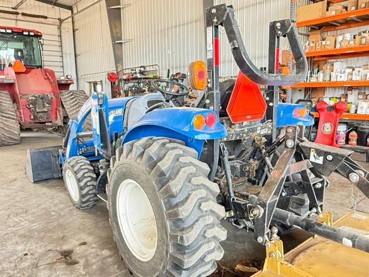 2017-new-holland-boomer-35-image-4