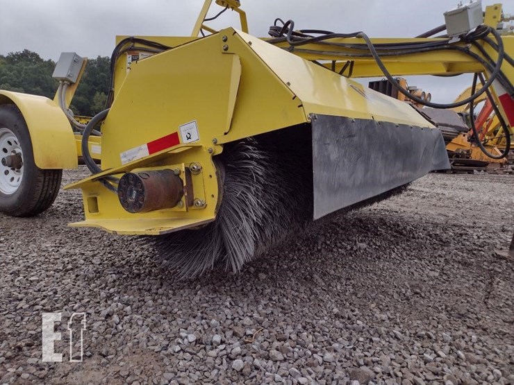 17-sweepster-hyd-sweeper-8-ft-broom^book^-5090-image-12