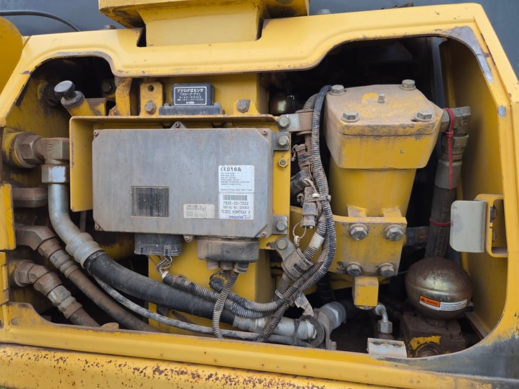 2006-komatsu-d65ex-image-30