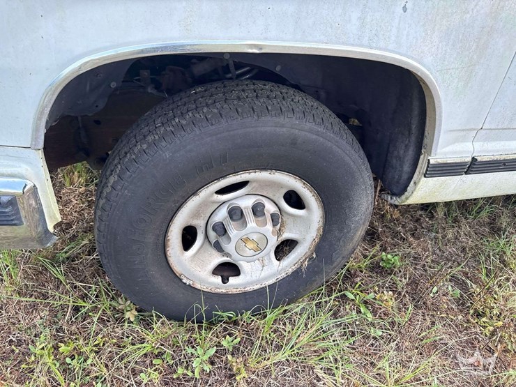 2000-chevrolet-3500-image-19
