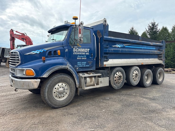 #3224-•-2006-sterling-st-9500-quad-axle-dump-truck-image-1