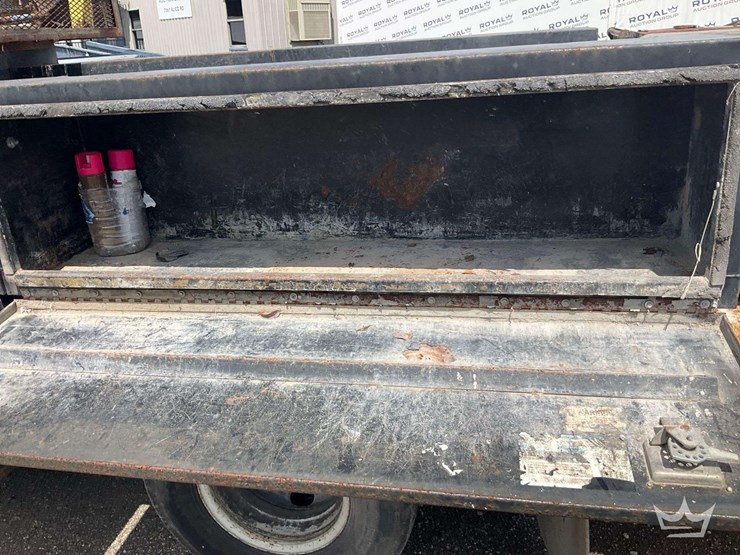 2009-utility-flatbed-image-28